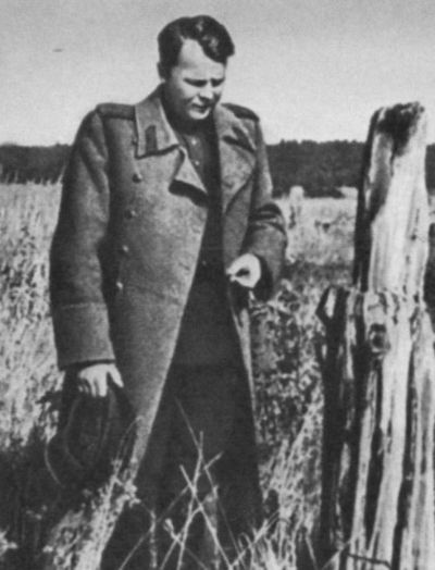 Иллюстрация к книге — Твардовский [i_023.jpg]