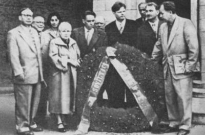 Иллюстрация к книге — Твардовский [i_032.jpg]