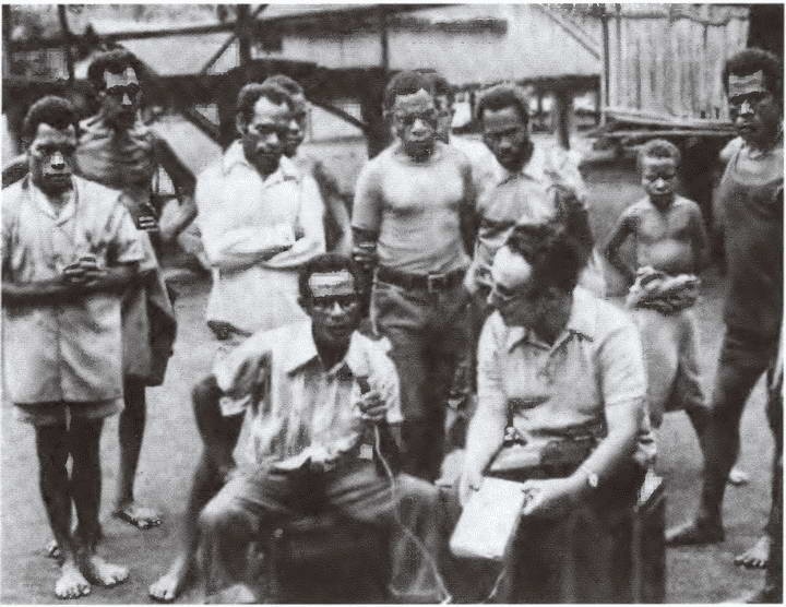 Иллюстрация к книге — Миклухо-Маклай. Две жизни "белого папуаса" [i_072.jpg]