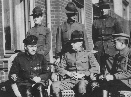 Иллюстрация к книге — Фадеев [i_010.jpg]