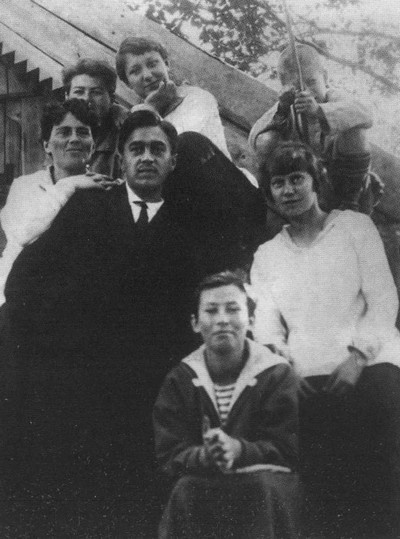 Иллюстрация к книге — Фадеев [i_013.jpg]