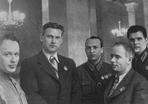 Иллюстрация к книге — Фадеев [i_034.jpg]