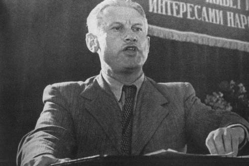 Иллюстрация к книге — Фадеев [i_056.jpg]