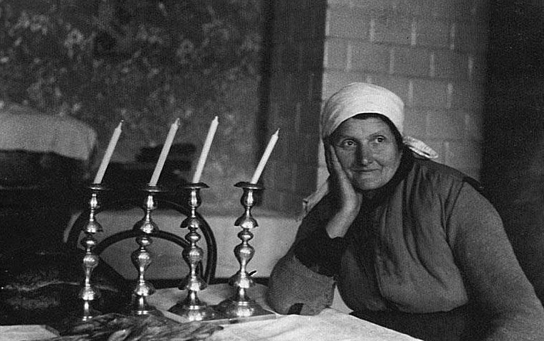 Иллюстрация к книге — Еврейское счастье Арона-Сапожника. Сапоги для Парада Победы [i_002.jpg]