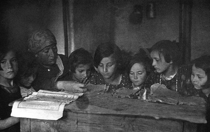 Иллюстрация к книге — Еврейское счастье Арона-Сапожника. Сапоги для Парада Победы [i_005.jpg]