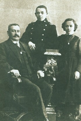 Иллюстрация к книге — Бабель. Человек и парадокс [i_009.jpg]