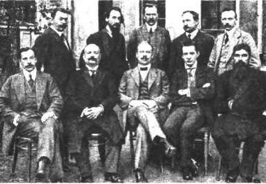 Иллюстрация к книге — Керенский [i_012.jpg]