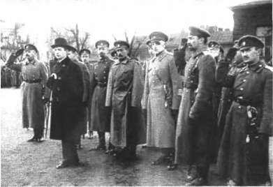 Иллюстрация к книге — Керенский [i_024.jpg]