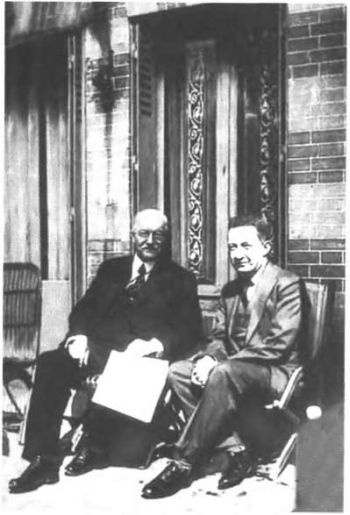 Иллюстрация к книге — Керенский [i_057.jpg]