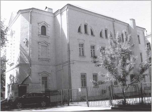 Иллюстрация к книге — Третьяков [doc2fb_image_0200000a.jpg]