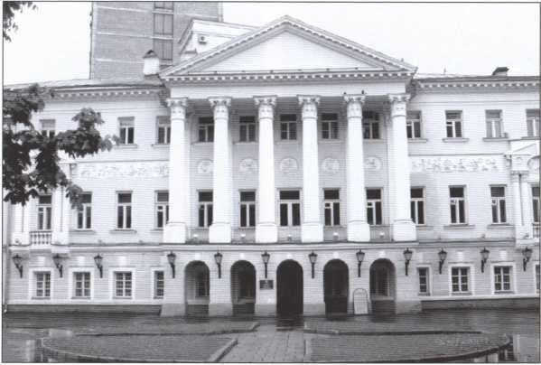 Иллюстрация к книге — Третьяков [doc2fb_image_0200000b.jpg]