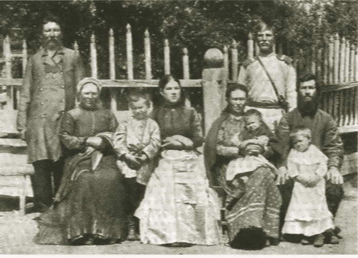 Иллюстрация к книге — Корнилов [i_006.jpg]