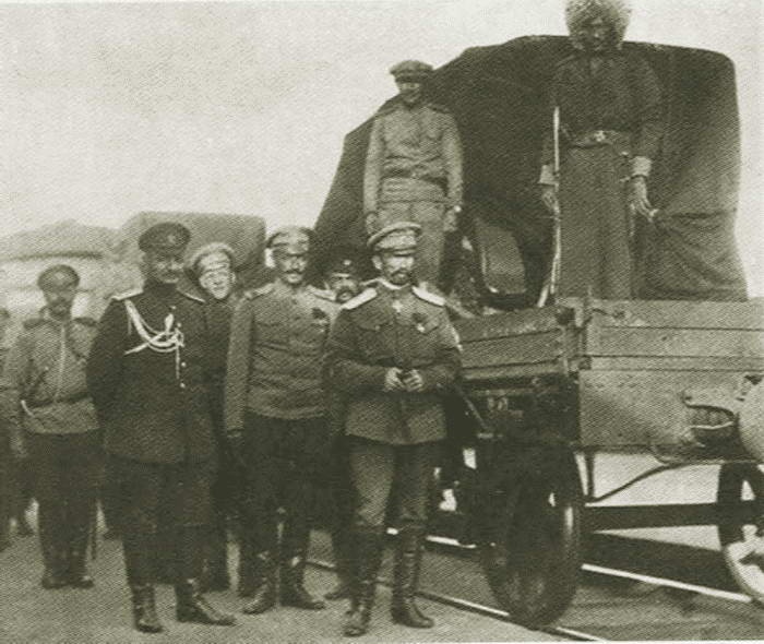 Иллюстрация к книге — Корнилов [i_049.jpg]