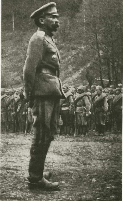 Иллюстрация к книге — Корнилов [i_052.jpg]