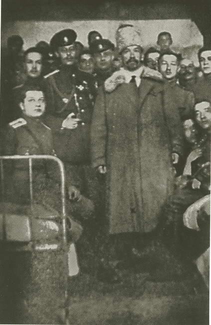 Иллюстрация к книге — Корнилов [i_065.jpg]