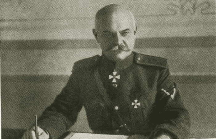 Иллюстрация к книге — Корнилов [i_088.jpg]