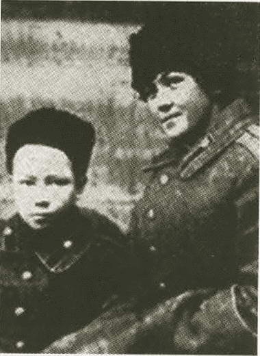 Иллюстрация к книге — Корнилов [i_093.jpg]