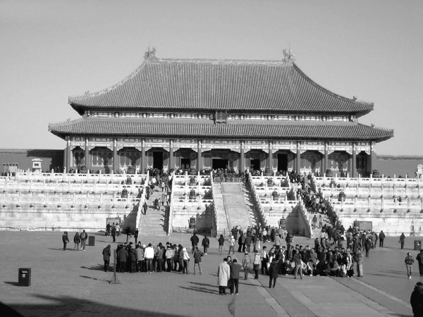 Иллюстрация к книге — В гареме Сына Неба. Жены и наложницы Поднебесной [i_008.jpg]