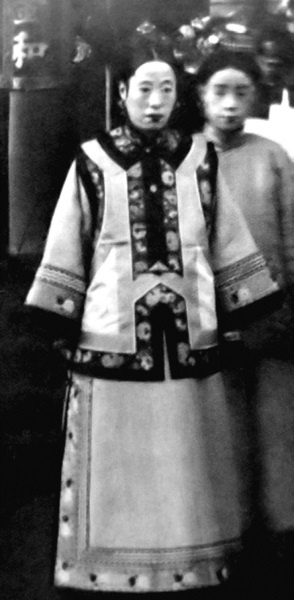 Иллюстрация к книге — В гареме Сына Неба. Жены и наложницы Поднебесной [i_022.jpg]