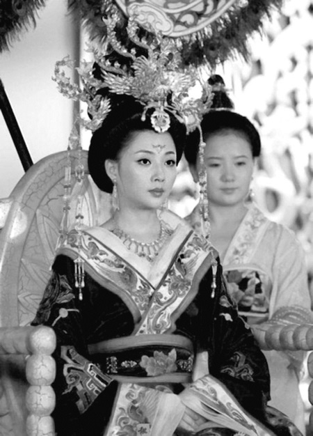 Иллюстрация к книге — В гареме Сына Неба. Жены и наложницы Поднебесной [i_085.jpg]