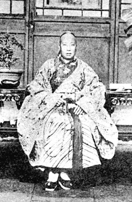 Иллюстрация к книге — В гареме Сына Неба. Жены и наложницы Поднебесной [i_097.jpg]