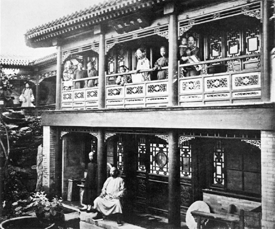 Иллюстрация к книге — В гареме Сына Неба. Жены и наложницы Поднебесной [i_100.jpg]