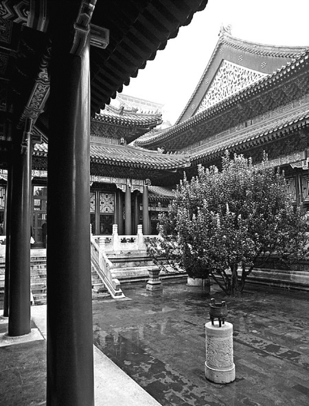 Иллюстрация к книге — В гареме Сына Неба. Жены и наложницы Поднебесной [i_106.jpg]