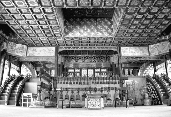 Иллюстрация к книге — В гареме Сына Неба. Жены и наложницы Поднебесной [i_109.jpg]