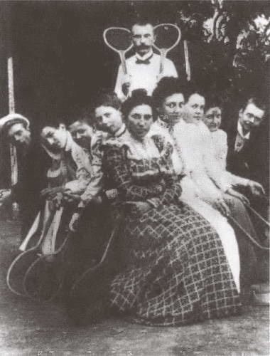 Иллюстрация к книге — Аденауэр. Отец новой Германии [i_008.jpg]