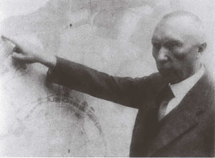 Иллюстрация к книге — Аденауэр. Отец новой Германии [i_018.jpg]