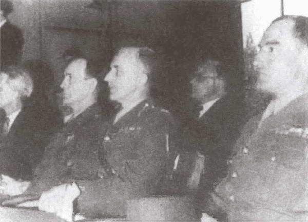 Иллюстрация к книге — Аденауэр. Отец новой Германии [i_031.jpg]