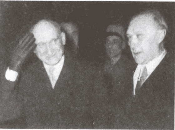 Иллюстрация к книге — Аденауэр. Отец новой Германии [i_039.jpg]