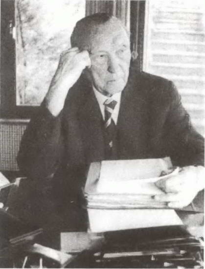 Иллюстрация к книге — Аденауэр. Отец новой Германии [i_061.jpg]