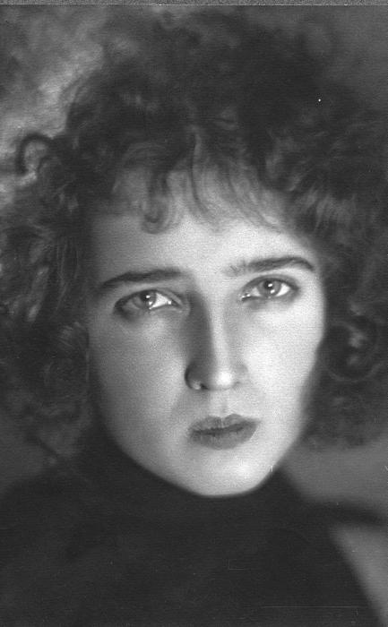 Иллюстрация к книге — Промельк Беллы. Романтическая хроника [vkl02.jpg]