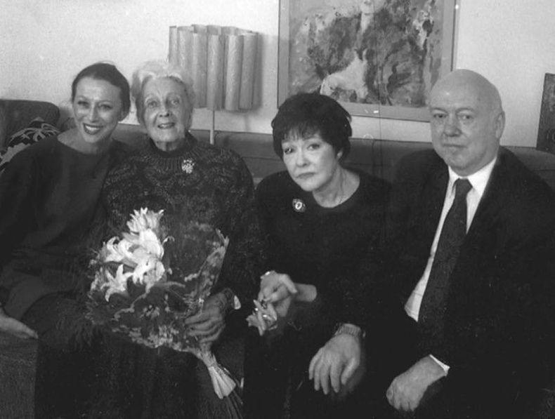 Иллюстрация к книге — Промельк Беллы. Романтическая хроника [vkl09_2.jpg]