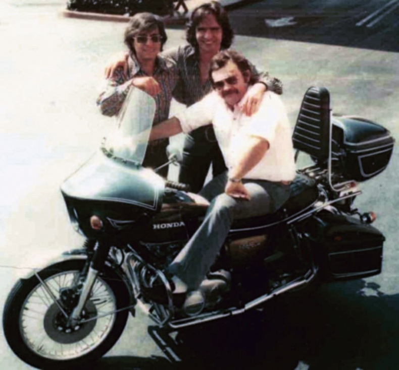 Иллюстрация к книге — Rolling Stones. Взгляд изнутри [i_038.jpg]