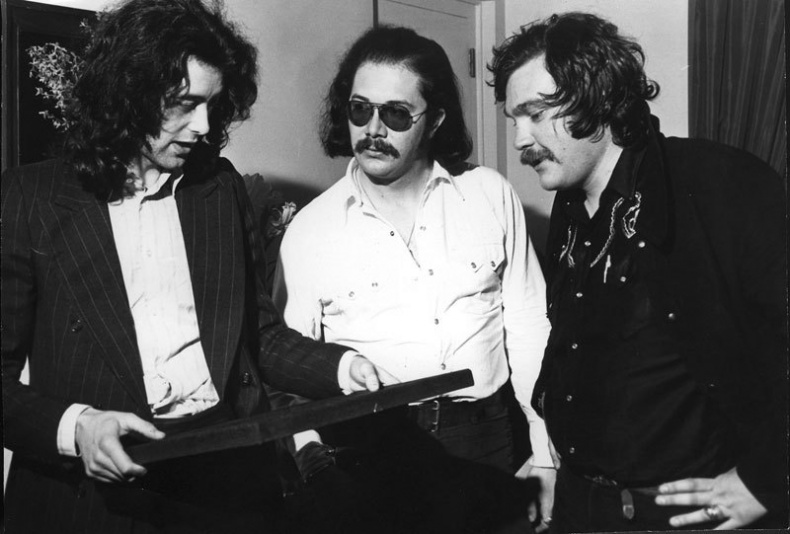 Иллюстрация к книге — Rolling Stones. Взгляд изнутри [i_059.jpg]