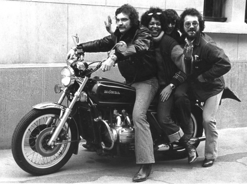 Иллюстрация к книге — Rolling Stones. Взгляд изнутри [i_088.jpg]