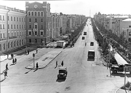 Иллюстрация к книге — Как было на самом деле. Каждая история желает быть рассказанной [i_025.jpg]