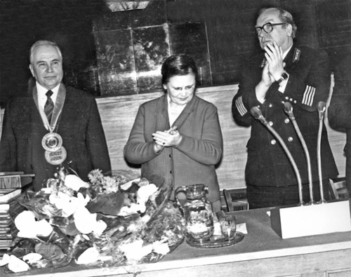 Иллюстрация к книге — Как было на самом деле. Каждая история желает быть рассказанной [i_062.jpg]