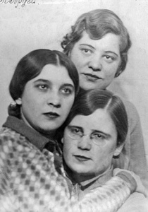 Иллюстрация к книге — Как было на самом деле. Каждая история желает быть рассказанной [i_078.jpg]