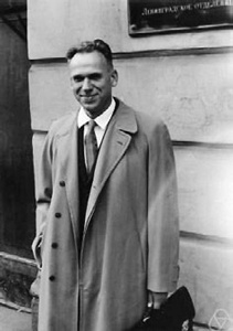 Иллюстрация к книге — Как было на самом деле. Каждая история желает быть рассказанной [i_128.jpg]