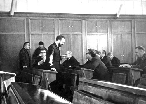 Иллюстрация к книге — Как было на самом деле. Каждая история желает быть рассказанной [i_129.jpg]