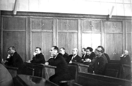 Иллюстрация к книге — Как было на самом деле. Каждая история желает быть рассказанной [i_130.jpg]