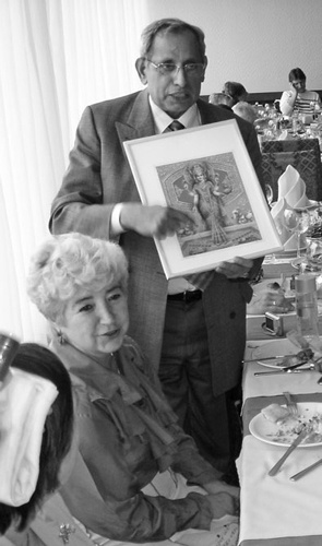 Иллюстрация к книге — Как было на самом деле. Каждая история желает быть рассказанной [i_175.jpg]