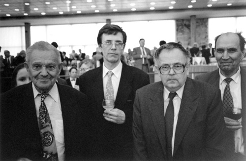 Иллюстрация к книге — Как было на самом деле. Каждая история желает быть рассказанной [i_236.jpg]