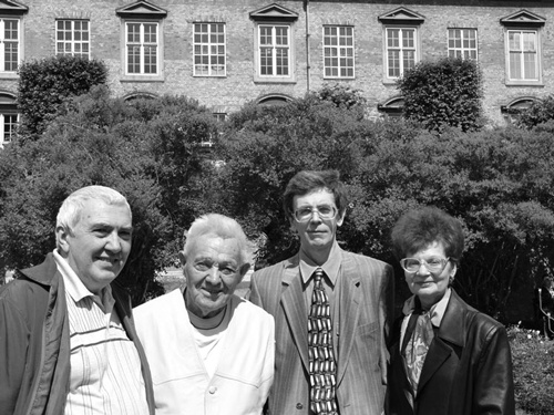 Иллюстрация к книге — Как было на самом деле. Каждая история желает быть рассказанной [i_282.jpg]