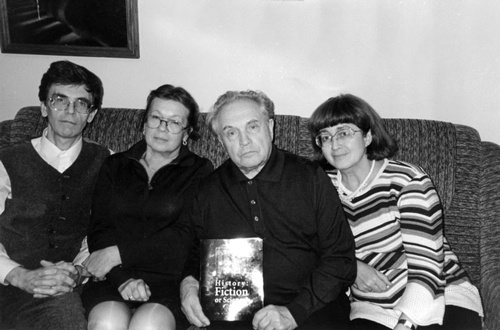 Иллюстрация к книге — Как было на самом деле. Каждая история желает быть рассказанной [i_311.jpg]