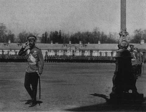 Иллюстрация к книге — Николай II [i_057.jpg]