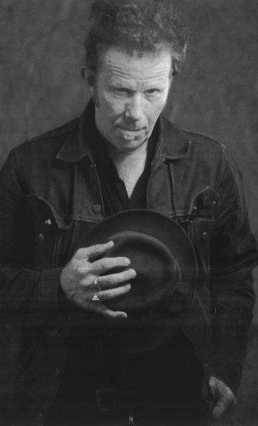 Иллюстрация к книге — Множество жизней Тома Уэйтса [img_43.jpg]